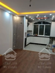 ۴۳متر/خوش نقشه/قزوین/اسانسور/بالکن/انباری/