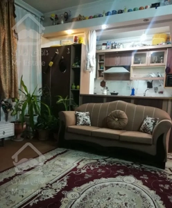 طبقه بالا مغازه۸۰متری