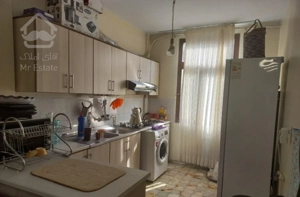 طالقانی سمیه ۶۸ متر ۲خوابه طبقه اول با ۵متر انباری