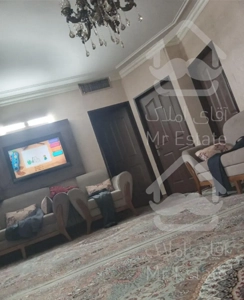 آپارتمان ورودی اصفهان وسط فضای سبز و پارک کودک