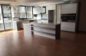 آپارتمان ۱۴۰ متری سعادت آباد