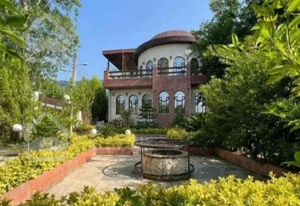 کاخ ویلاباغ۳۵۰متری فول مبله استخربیرونی سنددار