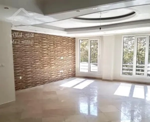 اپارتمان ۱۲۵ متری / خوش نقشه / ویو /طبقه اخر