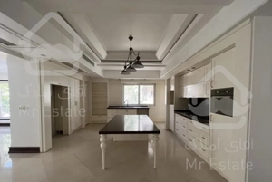 نیاوران ٢٣٥ متر/ ٣ خواب مستر/ ٤ پارکینگ