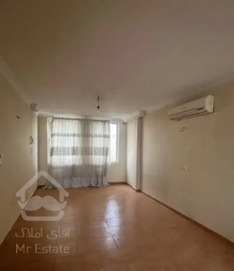 ۴۵متر / نورگیر /دسترسی مترو صیاد شیرازی