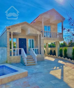 ویلا باغچه نیم پیلوت استخردار شهرکی سند تک‌برگ