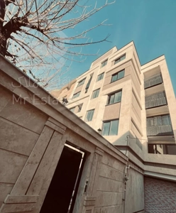 آپارتمان ۱۳۵ متر سه خواب نوساز