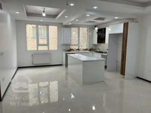 ۱۰۵ متر « سالن پرده خور » ۶ ساله / فول