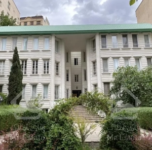 فروش ویلا ٨٠٠ متر زمین با ٧٠٠ بنا دوبلکس