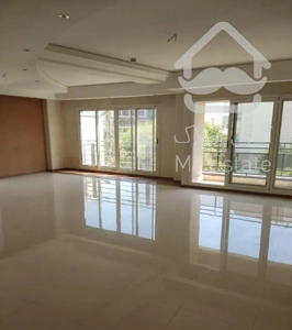 ۱۳۵متر رو به‌آفتاب /فول سالن پرده خور