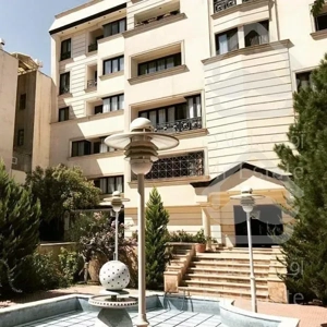 آپارتمان ۱۶۵ متری ۳ خواب نیاوران ( تهاتر با ۲ خواب )