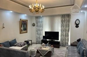 ۶۲ متر /بازسازی شده / سالن پرده خور / مالک فروشنده