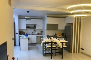 آپارتمان ۸۰ متر ۲ خواب ( شهرک غرب)