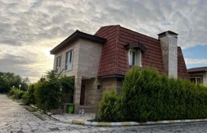 ویلا دوبلکس مالک به خاطر مهاجرت زیر قیمت میفروشه