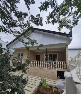 ویلایی زمین 300متر بنا 100متر نزدیک به شهر