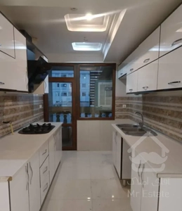 شهران جنوبی/۵۴ متر/غرق در نور