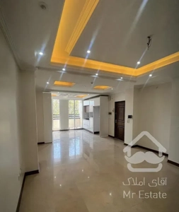 ۸۲متر سالن پرده خور لوکیشن قوی