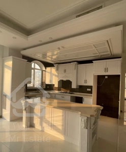 ۱۰۰ متر/ سالن پرده خور/ کم واحد/ تاپ لوکیشن