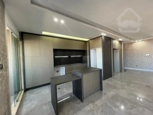 فروش آپارتمان ۱۳۰ متری پاسداران