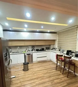 ۱۳۰متر ۲ خواب ۲ پارکینگ یخچال فکوریان
