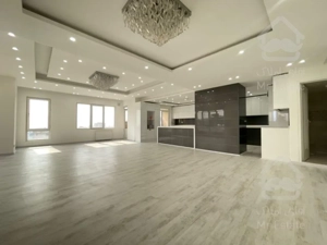 اپارتمان۱۸۰متری سه خواب قدوسی غربی