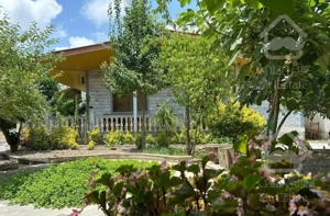 ویلا باغ ۷۰۰ متری