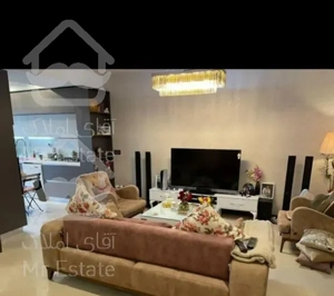 ۹۸متر/فول امکانات/خوش نقشه/سرتاسر پرده خور/غرق نور