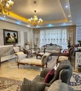 ۱۳۳متر/۳خواب/غرق نور/سالن پرده خور/وسک