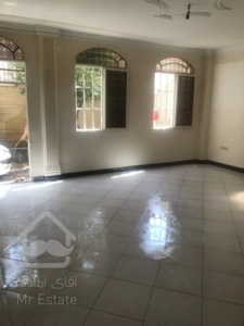 ۷۸ متر دو خواب طبقه اول حیاط دار.