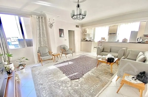 آپارتمان ۸۱متری۲خواب فول امکانات رو به آفتاب