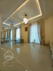 ۹۵ متر نوساز تاپ لوکیشن چهار باغ شرقی