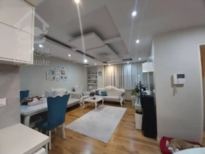 فروش واحد ۷۷متر۲خواب نور مستقیم کم واحد