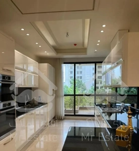 ۳۰۵متر اقدسیه فول بازسازی ۴خواب(۴پارکینگ) غرق نور