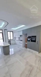 شهرک غرب ۱۵۰ متر سه خواب نوساز بالای دادمان