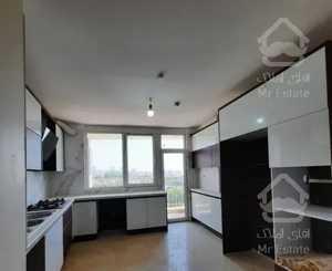 آپارتمان  ۹۰ متری با ویو ابدی شمال شهر