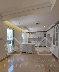 ۱۴۲متر نوساز/دزاشیب/سه جهت نور و ویو مشجر