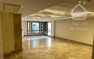 ۲۰۰متر آجودانیه فول امکانات