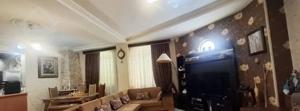 ۸۶ متر /طبقه اول /پارکینگ دار/ رو به نما