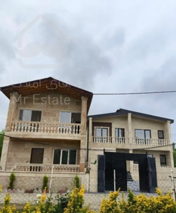 دو دستگاه ویلایی مسکونی ۴۲۰ متر