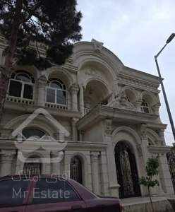 فروش/۷۰۰ متر ویلا/۸۰۰ متر زیربنا/بر اصلی/شهرک غرب