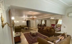 ۲۶۰ متر/۴ خواب/دو پارکینگه/حیاط اختصاصی