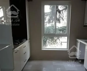 200 متر تاپ لوکیشن