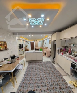 آپارتمان 100 متر همکف با پارکینگ و حیاط در اختیار