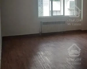 آپارتمان ۱۴۰ متری .دوخوابه با همسایگان