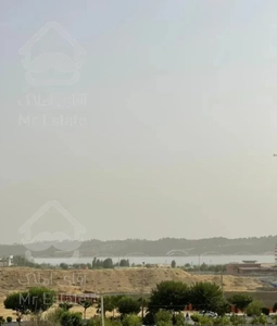 134 متر 3 خواب طبقه آخر