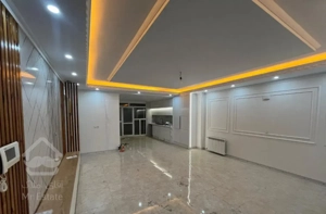 ۸۳ متر ۲ خواب فول امکانات خوش نقشه سالن بزرگ