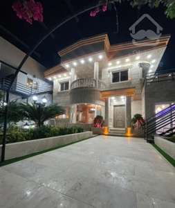 ویلای دوبلکس استخردار با جکوزی ۴ خواب مستر شهرکی