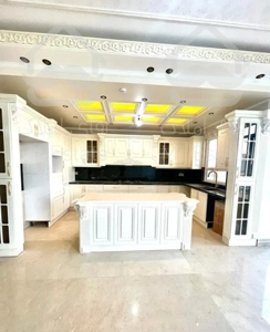 آپارتمان ۱۶۵ متر/سه خواب/کیلید نخورده/