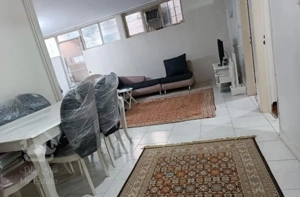 جنب مترو شهران زیر همکف