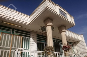 فروش منزل مسکونی به همراه سوییت مستقل